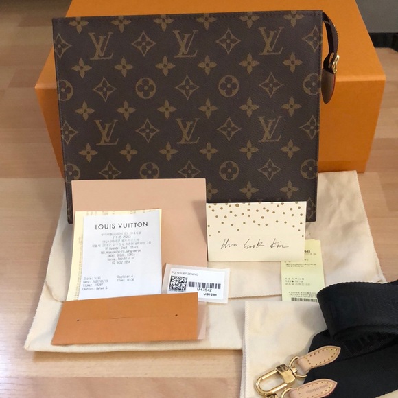 W/Receipt 🌸🌸 NEW 🌸🌸 Louis Vuitton T-26 with Crossbody Strap - Picture 2 of 15